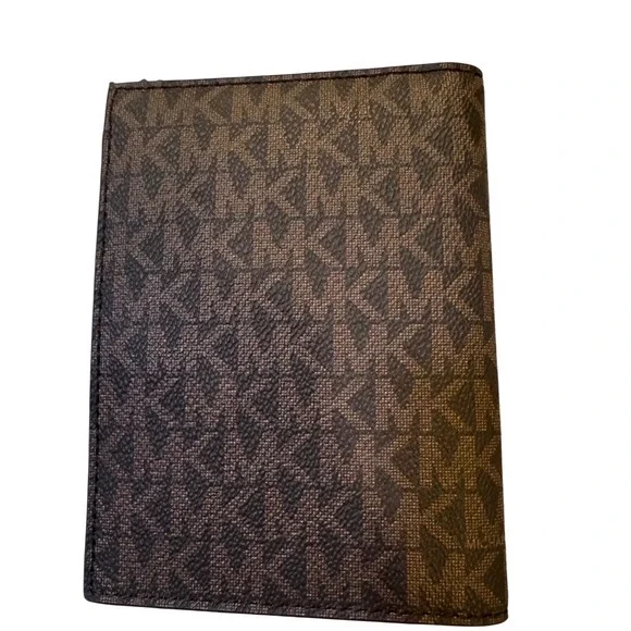 Michael Kors Brown MK Monogram Canvas Passport Holder Wallet 35H9GTVT1B EUC
EUC - Picture 2 of 10
